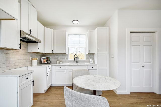 831 Montezuma, San Antonio, TX 78207