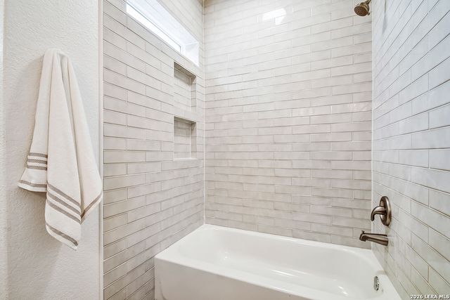 831 Montezuma, San Antonio, TX 78207