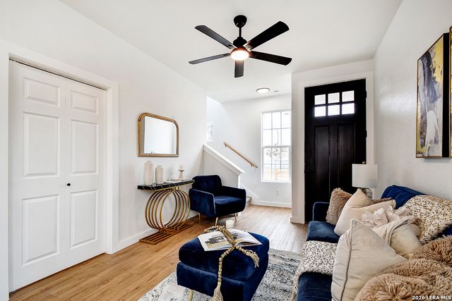 831 Montezuma, San Antonio, TX 78207