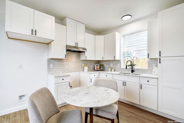 831 Montezuma, San Antonio, TX 78207