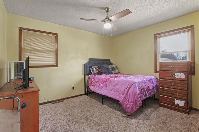 1401 E Carolyn St, Derby, KS 67037