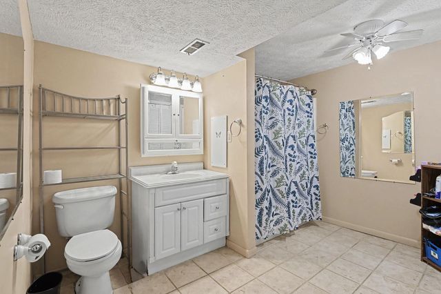 1401 E Carolyn St, Derby, KS 67037