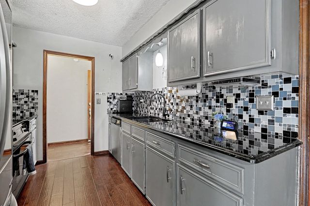 1401 E Carolyn St, Derby, KS 67037