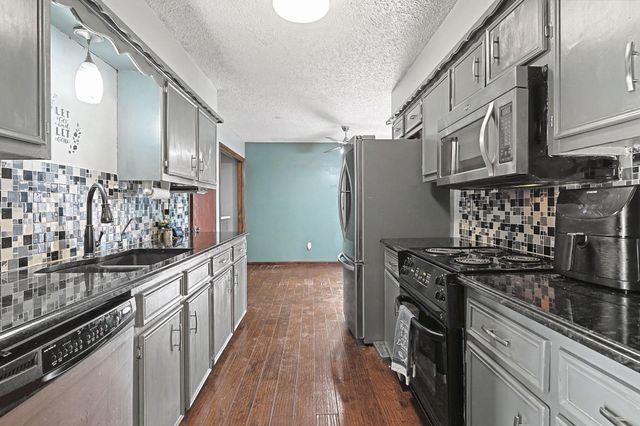 1401 E Carolyn St, Derby, KS 67037