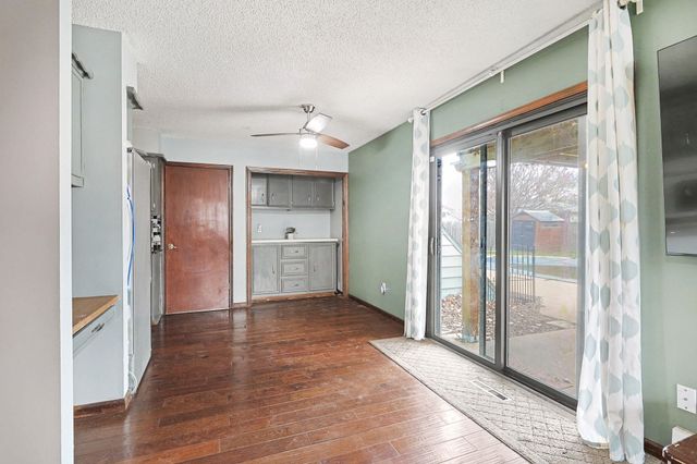 1401 E Carolyn St, Derby, KS 67037