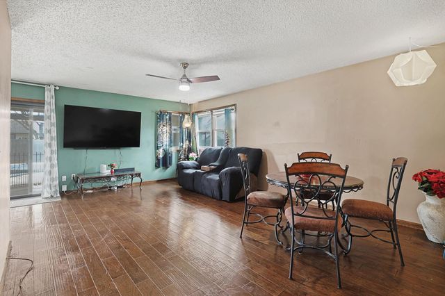 1401 E Carolyn St, Derby, KS 67037