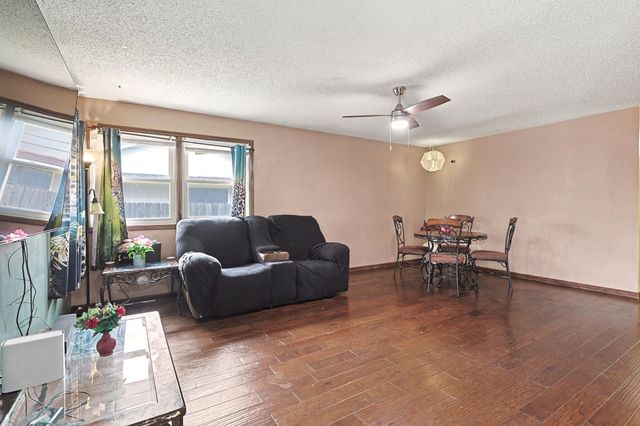 1401 E Carolyn St, Derby, KS 67037