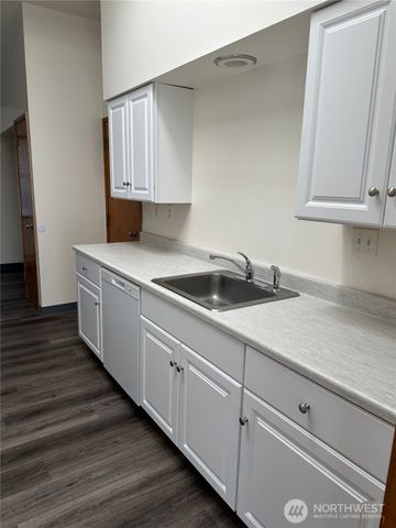 9020 McConnell Drive #A & #B, Moses Lake, WA 98837