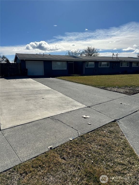 9020 McConnell Drive #A & #B, Moses Lake, WA 98837