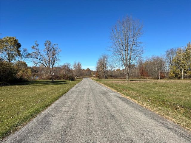 0000 PLYMOUTH Drive, Shenango, PA 16134