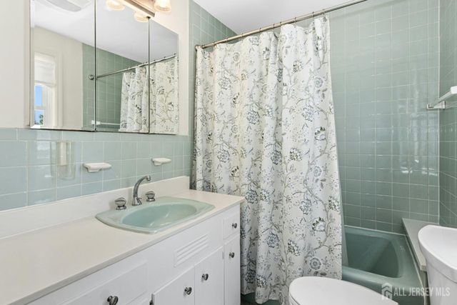 212 Central Avenue, Edison, NJ 08817