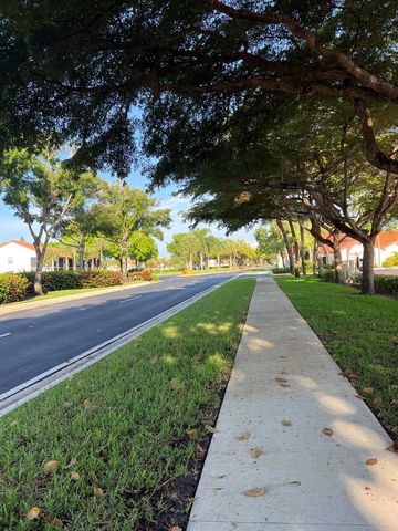 307 Liberty Court, Deerfield Beach, FL 33442