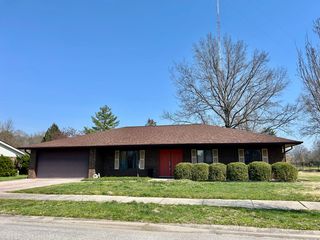 205 S Mark Court, Carbondale, IL 62901