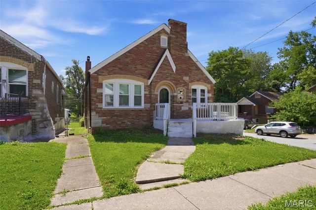 3500 West Place, St Louis, MO 63121