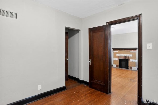 3500 West Place, St Louis, MO 63121