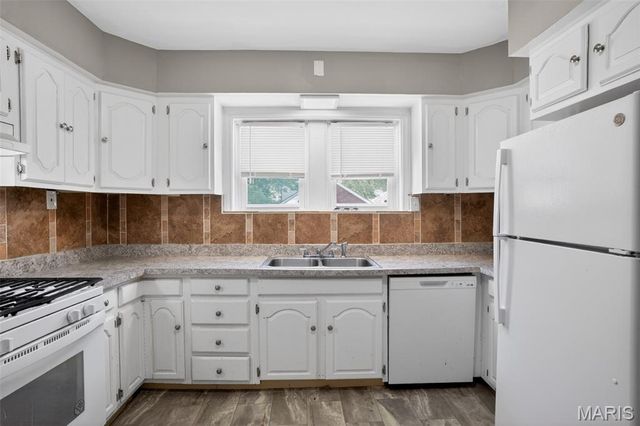 3500 West Place, St Louis, MO 63121