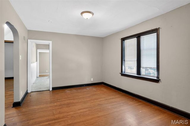 3500 West Place, St Louis, MO 63121