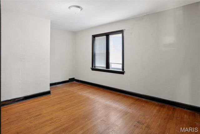 3500 West Place, St Louis, MO 63121
