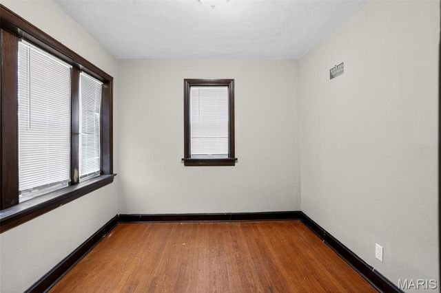 3500 West Place, St Louis, MO 63121
