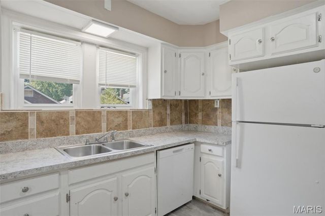 3500 West Place, St Louis, MO 63121