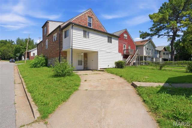 3500 West Place, St Louis, MO 63121