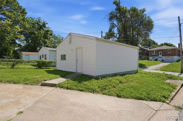 3500 West Place, St Louis, MO 63121
