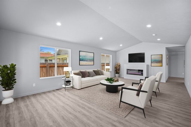 820 E Crown Ave, Spokane, WA 99207