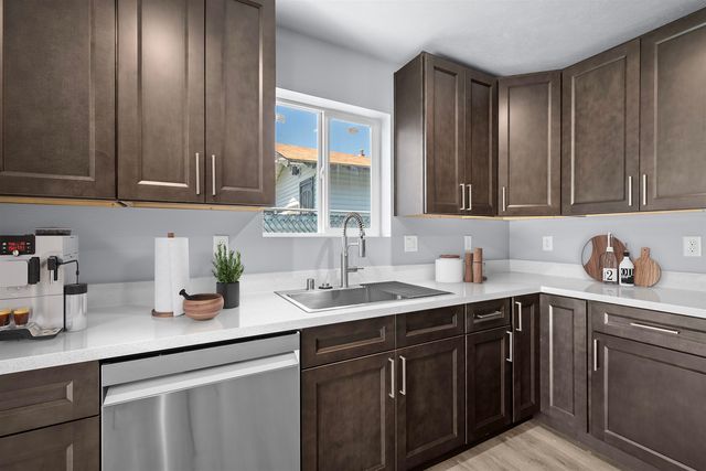 820 E Crown Ave, Spokane, WA 99207