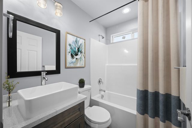 820 E Crown Ave, Spokane, WA 99207