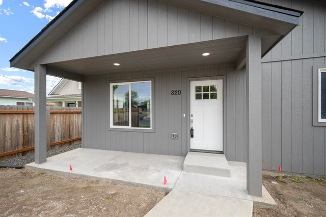 820 E Crown Ave, Spokane, WA 99207