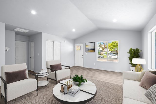 820 E Crown Ave, Spokane, WA 99207