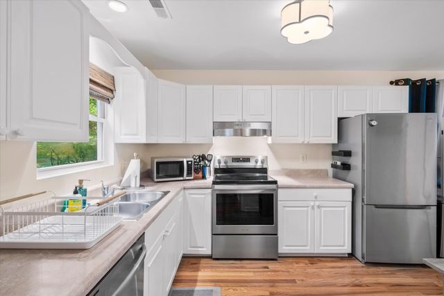 1014 S Main Street, Summerville, SC 29483