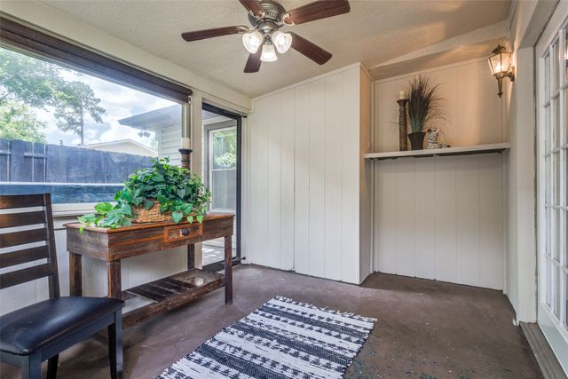 209 N Walnut Creek Drive, Azle, TX 76020