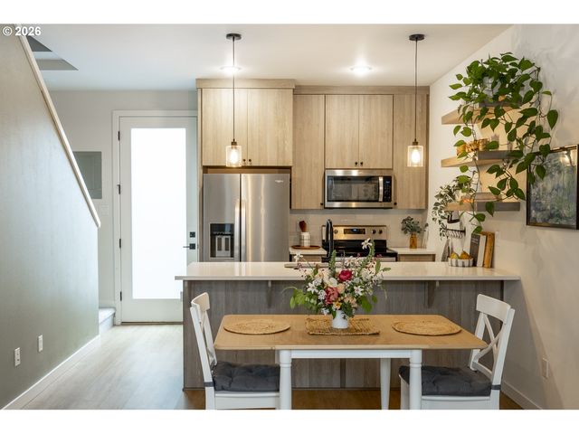 6272 Ne 6TH Ave, Portland, OR 97211