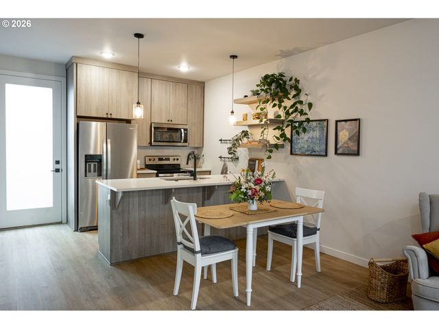 6272 Ne 6TH Ave, Portland, OR 97211