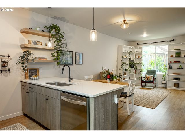 6272 Ne 6TH Ave, Portland, OR 97211