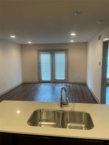 2806 Reagan Street 205, Dallas, TX 75219