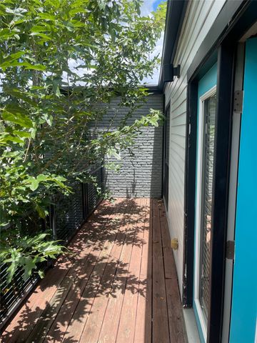 2806 Reagan Street 205, Dallas, TX 75219