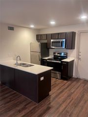 2806 Reagan Street 205, Dallas, TX 75219
