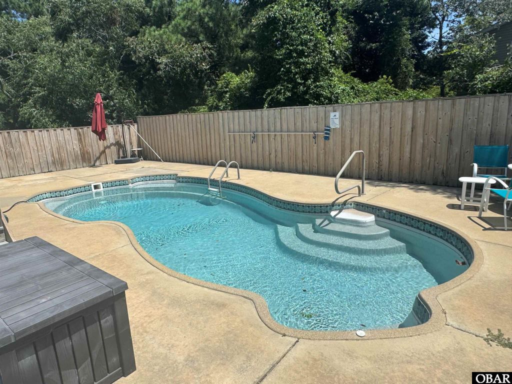 Image 3 of property listing at 304 Duck Road Lot 13, Southern Shores, NC 27949