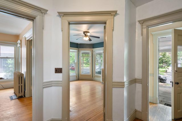 709 7th Street SE, Minneapolis, MN 55414