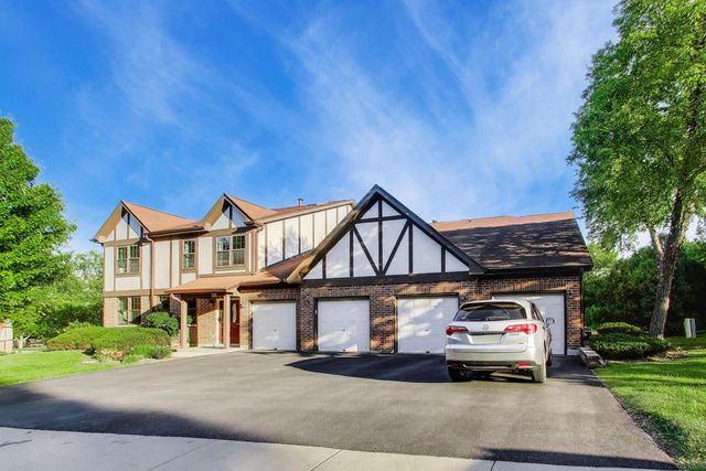 306 CARRIAGE Way 2C, Bloomingdale, IL 60108