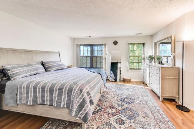 306 CARRIAGE Way 2C, Bloomingdale, IL 60108