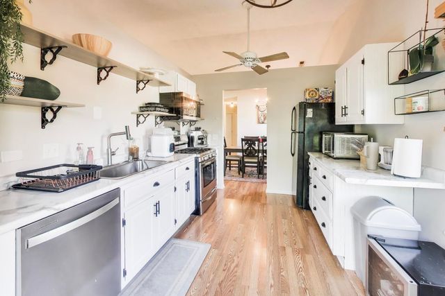 306 CARRIAGE Way 2C, Bloomingdale, IL 60108