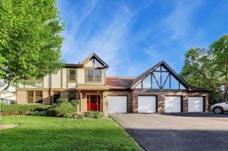 306 CARRIAGE Way 2C, Bloomingdale, IL 60108