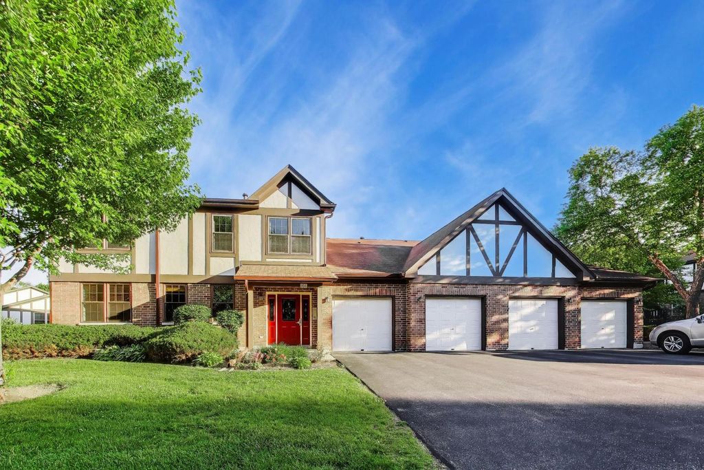 306 CARRIAGE Way 2C, Bloomingdale, IL 60108