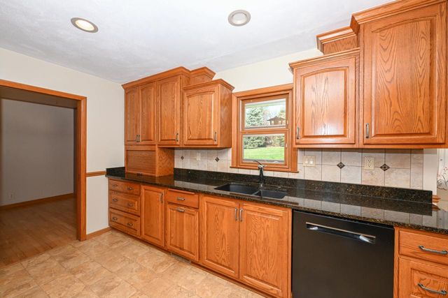 11920 W Arthur STREET, Milwaukee, WI 53227