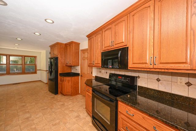 11920 W Arthur STREET, Milwaukee, WI 53227