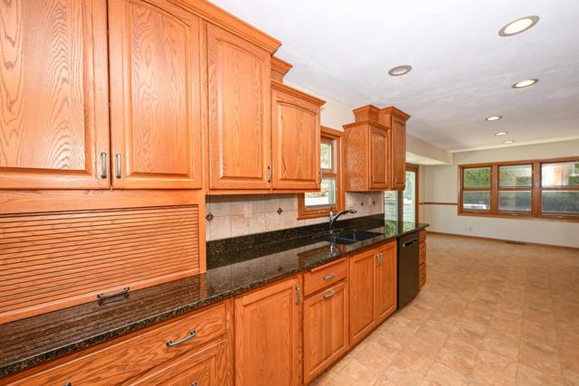 11920 W Arthur STREET, Milwaukee, WI 53227