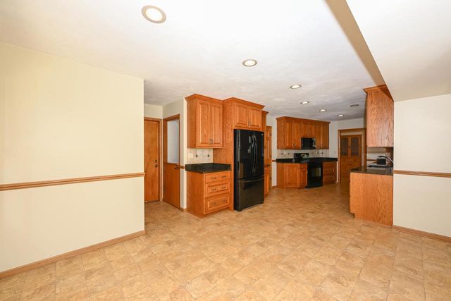 11920 W Arthur STREET, Milwaukee, WI 53227